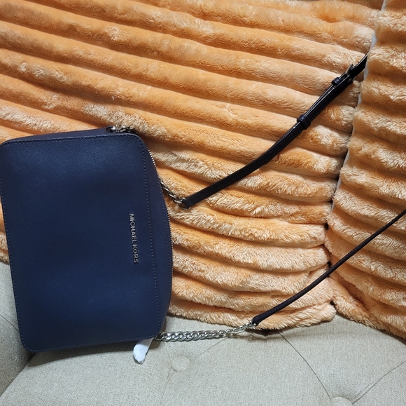 Michael Kors Jet Set Blue Crossbody Bag - Picture 9 of 12